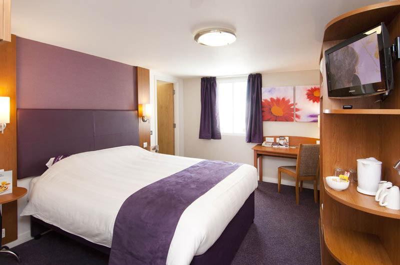 Premier Inn Kilmarnock Esterno foto